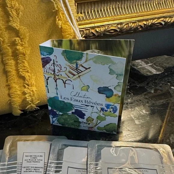 Sisley-Paris Skincare Collection with Mustard Pouch - Picture 4 of 7